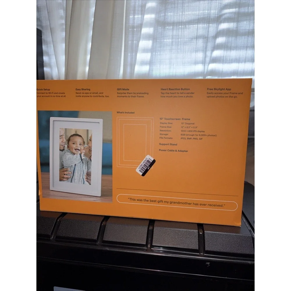 Skylight Frame WHITE 10 inch Wi-Fi Digital‎ Picture Frame NEW FACTORY SEALED
